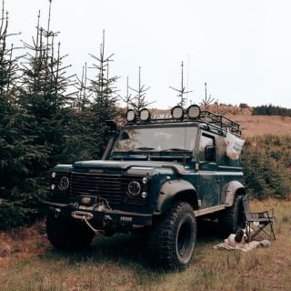 📸 by @scottishdefender 

Charlie always reserves his Christmas tree very early. He guards it, and nurtures it all year round until the festive season! 🌲

#defenderjam
 
.
.

#landrover  #landrovers 
#landroverdefender #landroverowner #defender110 #defender90 #landroverphotos #defender #defenders #landroveruk #landroverdiscovery 
#offroading #defenderspotting
#landroversofinstagram #serieslandrover #rangerover #landroverowners 
#rangeroversport #landroverseries 
#newdefender #compactdiscodefender #serieslandrover #rangeroverclassic #rrc